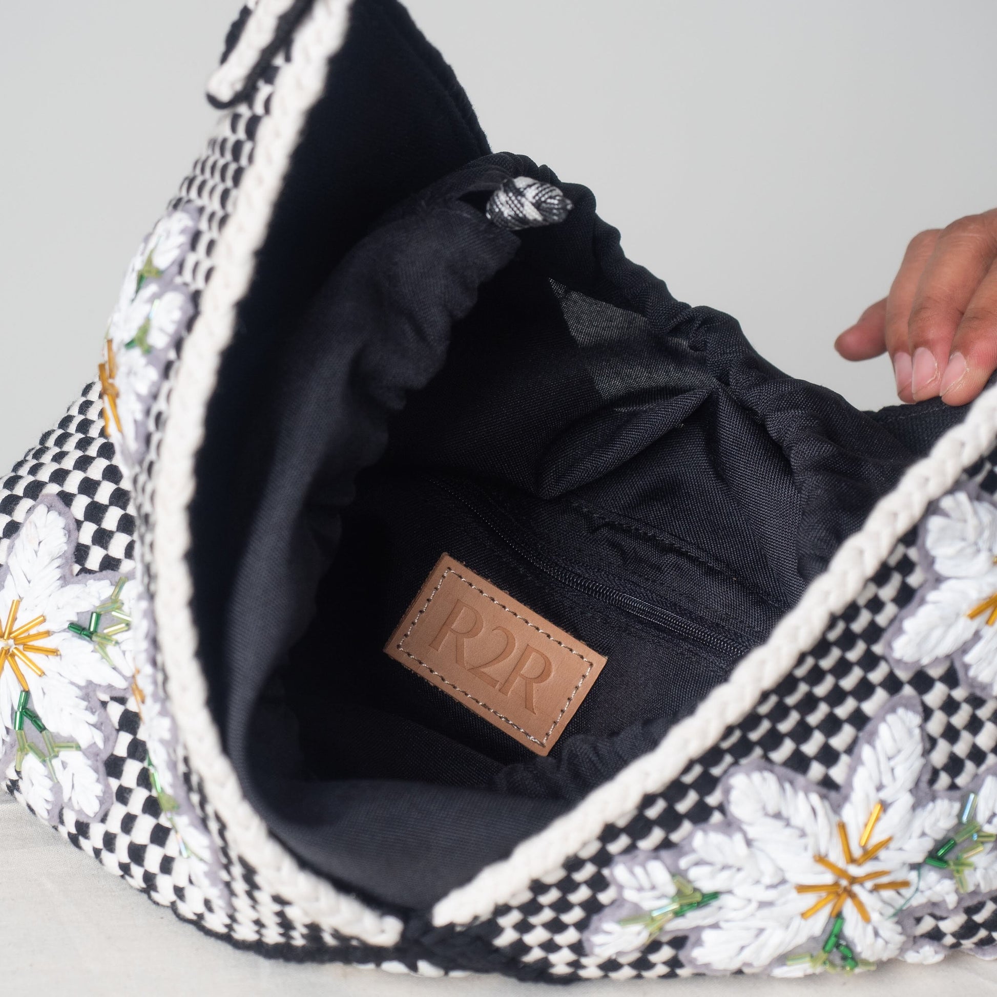 [Ready Today] Sampaguita Hobo Black & Beige Fashion Rags2Riches