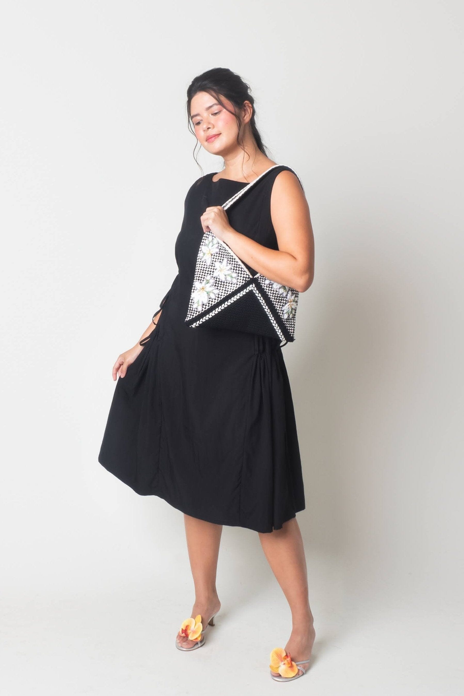 [Ready Today] Sampaguita Hobo Black & Beige Fashion Rags2Riches