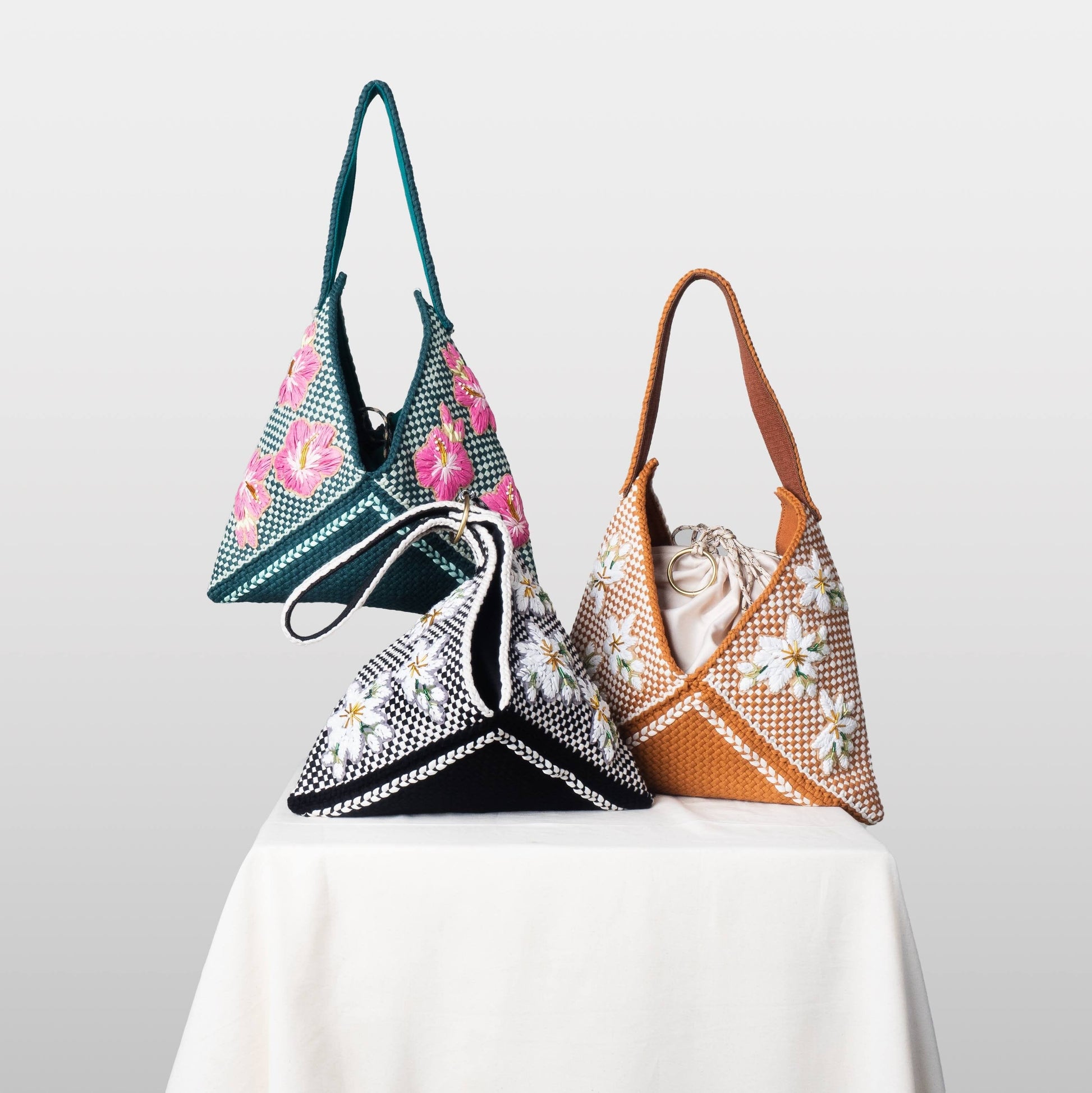 [Ready Today] Sampaguita Hobo Black & Beige Fashion Rags2Riches